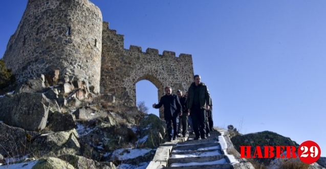 Vali Baruş, Gümüşhane’nin tarihi kalelerini inceledi